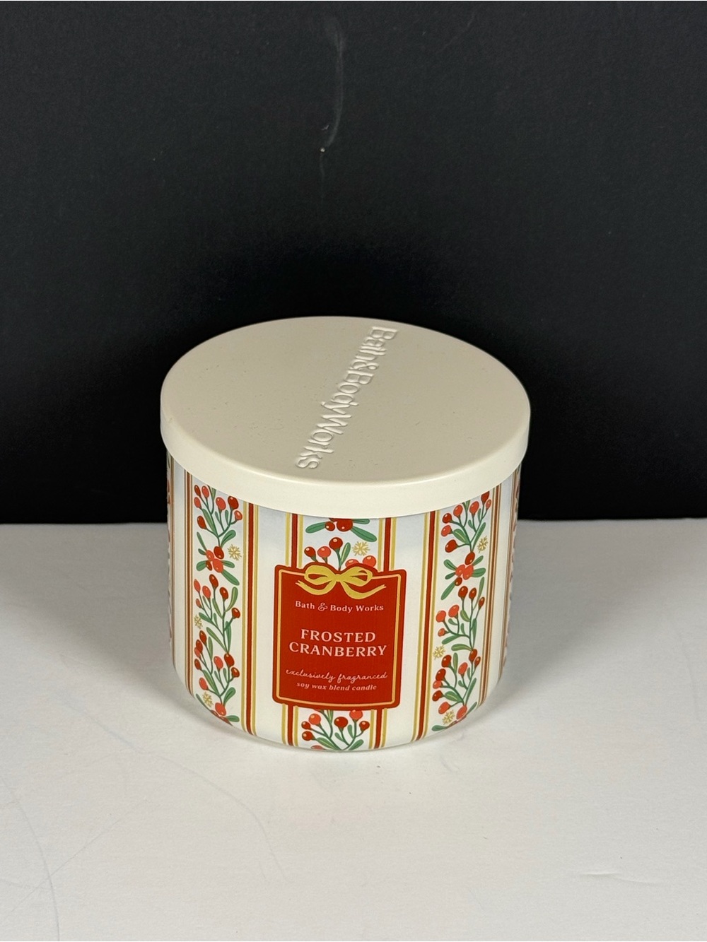 ❄️ NWT Bath & Body Works Frosted Cranberry 3-Wick Candle 14.5oz